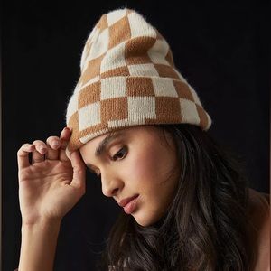 NWT Anthropologie tan / cream and brown checkered beanie by Maeve